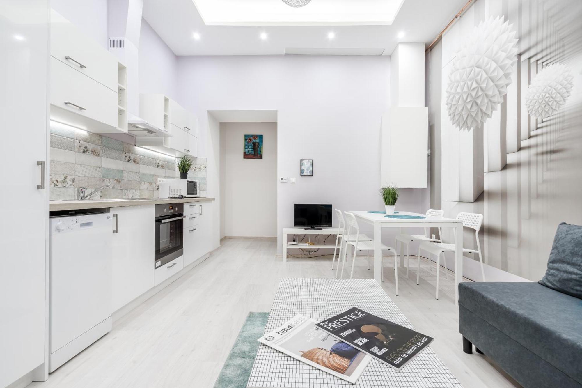 Cozy 2 Bedroom 2 Bathroom Apartment In The City Centre Budapest Luaran gambar